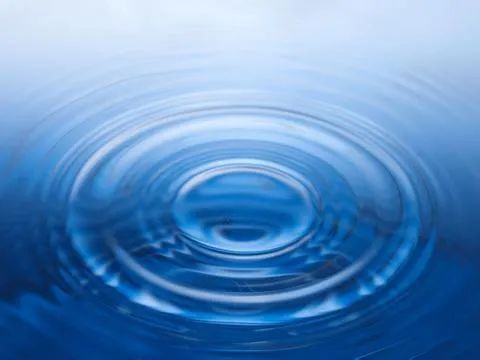 【水·说】冰素，来自蒙阴的麦饭石矿泉水