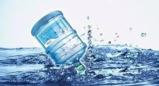 桶装水长“绿苔”是水质不好？