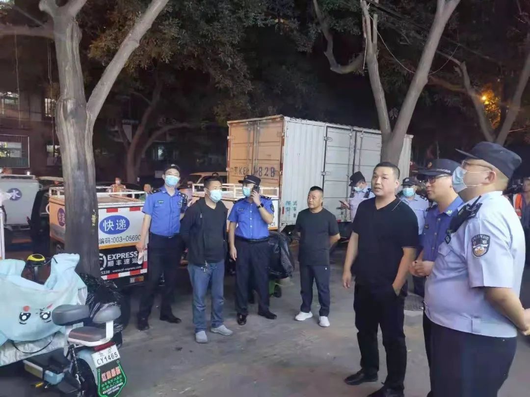 联合执法,重拳出击!呼家楼街道开展环境整治夜查行动! 第2张 联合执法,重拳出击!呼家楼街道开展环境整治夜查行动! 第2张